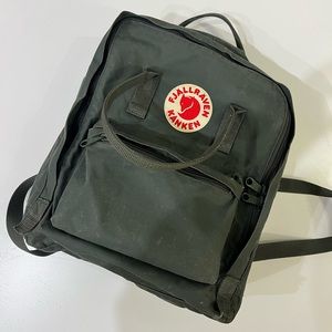 Fjallraven Kanken Hunter Green Backpack